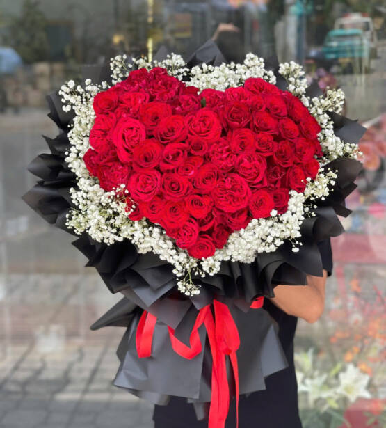 Bó hoa trái tim đỏ rực – Yêu là phải nói, đói là phải ăn!” HB002